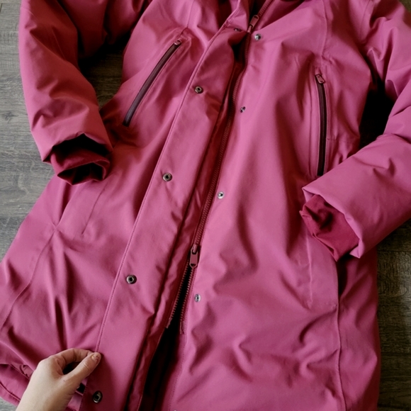 Athleta Rainout Outbound Parka M Decadent Red - Picture 8 of 16